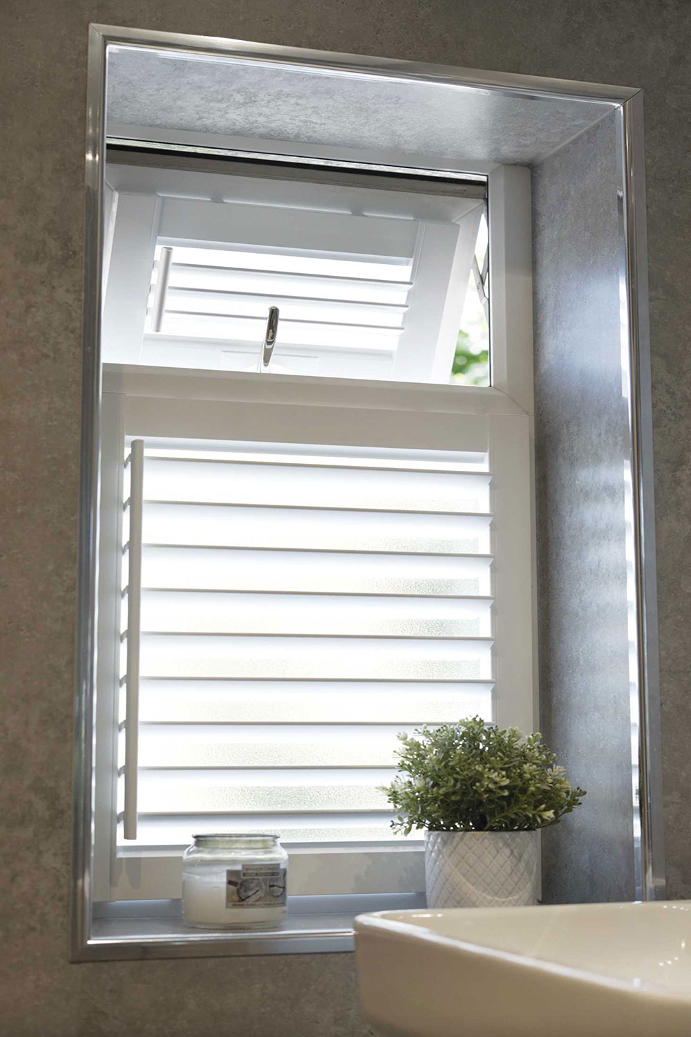 Perfect Fit Shutter Blind Cotton White Bath Brackets